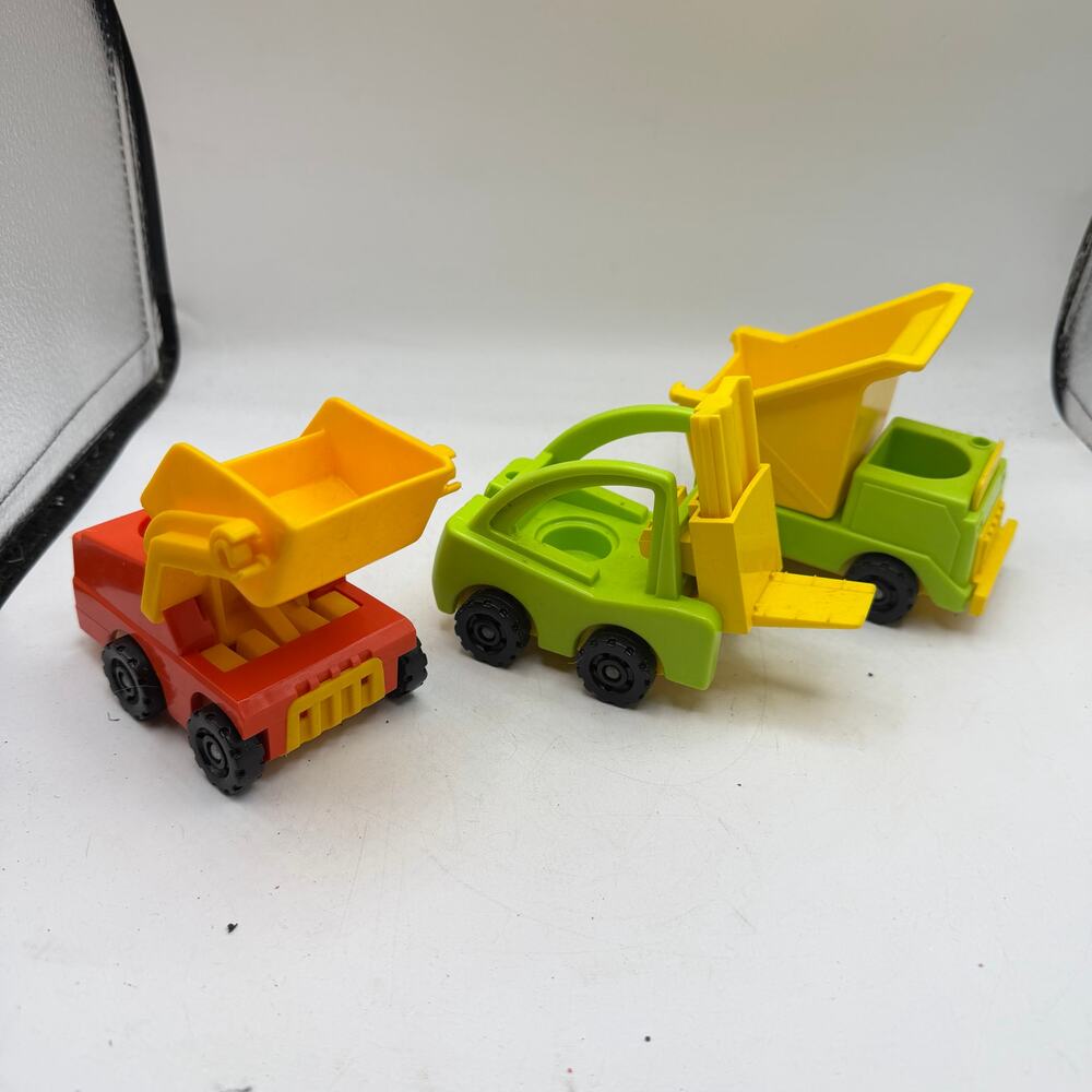 Lot of Vintage Fisher-price little people accessories - x3 construction trucks - Picture 2 of 3